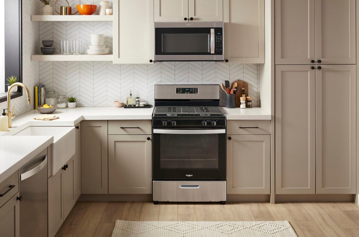 5.1 Cu. Ft. Freestanding Gas Range with Broiler Drawer