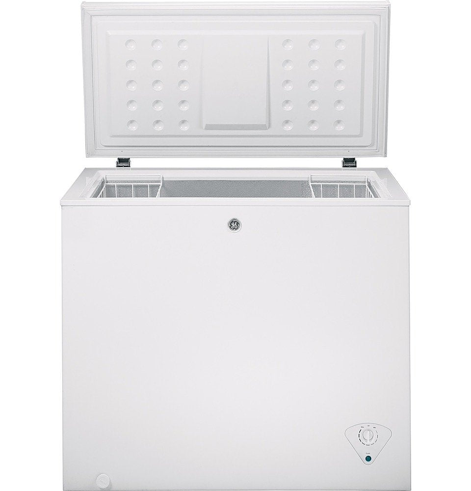 GE® 7.0 Cu. Ft. Manual Defrost Chest Freezer